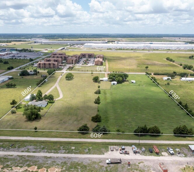 334 S Goode Rd, Wilmer, TX à vendre - Photo principale – Image 1 sur 14