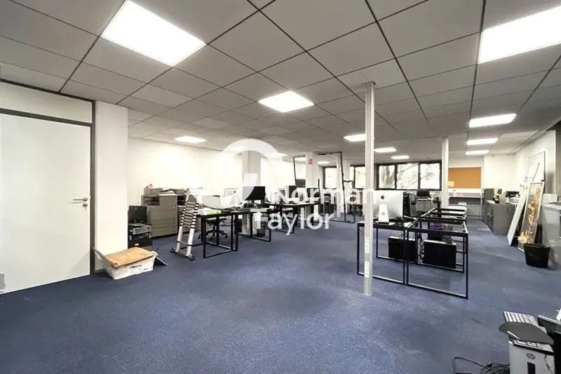 Bureau dans Lyon à louer - Photo de l’immeuble – Image 2 sur 13