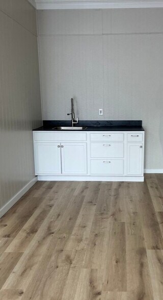 2107 Whitesburg Dr SE, Huntsville, AL à louer - Photo de l’immeuble – Image 3 sur 7