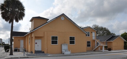 409 Madison Ave, Clearwater, FL à louer Photo de l’immeuble– Image 2 sur 5