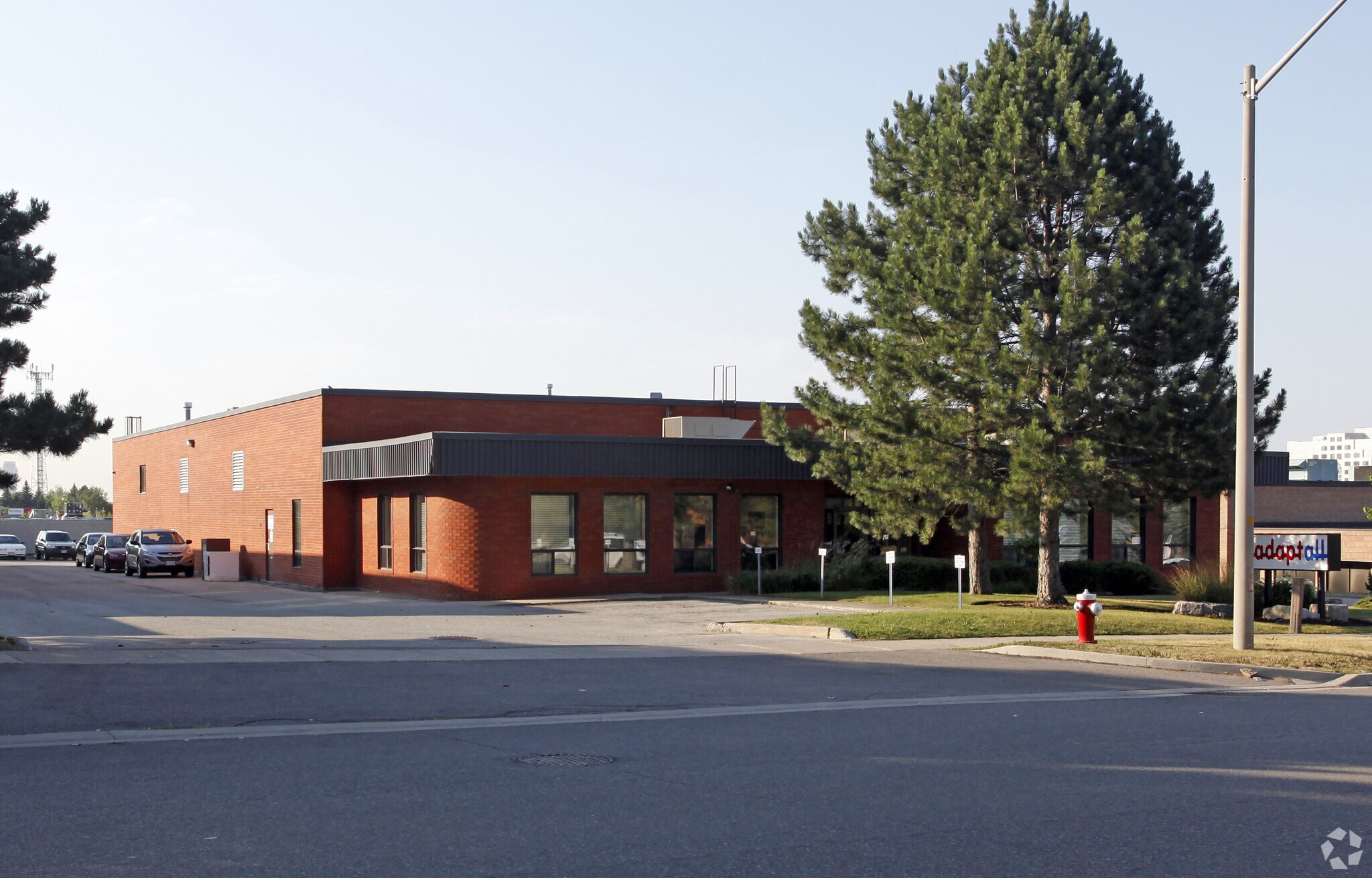 150 Brunel Rd, Mississauga, ON à vendre Photo principale– Image 1 sur 3