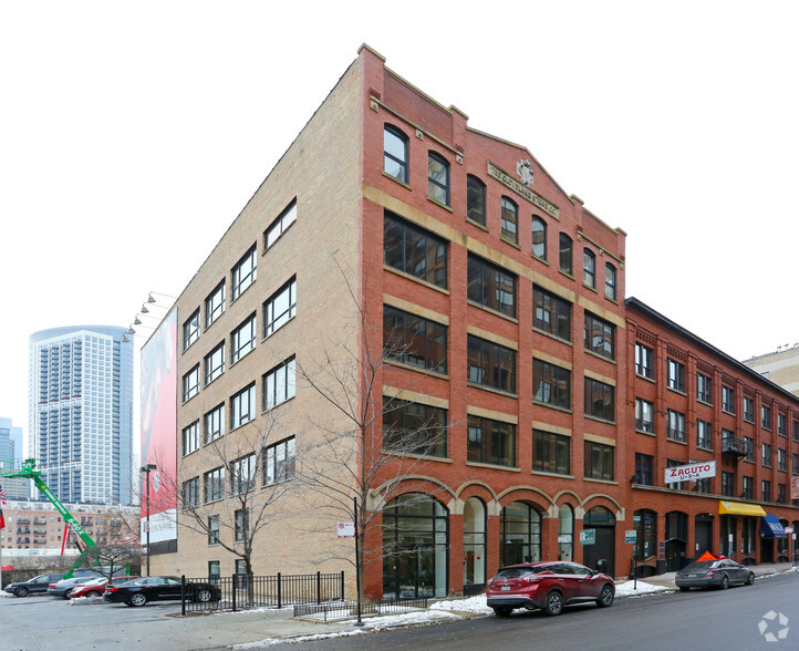 371 W Ontario St, Chicago, IL à louer - Photo de l’immeuble – Image 3 sur 7