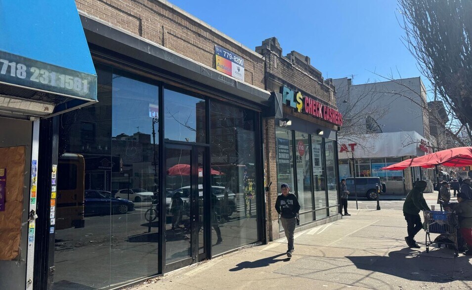 355-357 E 204th St, Bronx, NY à louer - Photo de l’immeuble – Image 2 sur 4