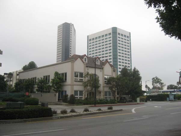 115 N Hollywood Way, Burbank, CA à louer - Photo principale – Image 1 sur 40