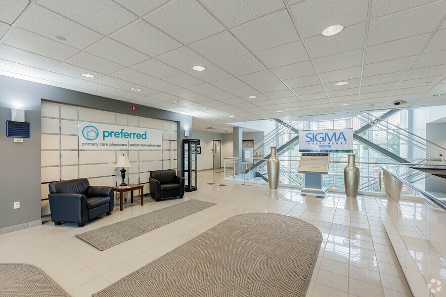 701 Technology Dr, Canonsburg, PA à louer - Hall d’entrée – Image 3 sur 17
