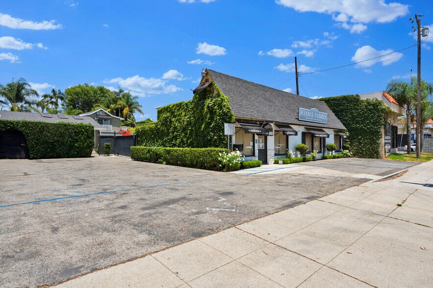 801 W Whittier Blvd, La Habra, CA à vendre - Photo de l’immeuble – Image 3 sur 62