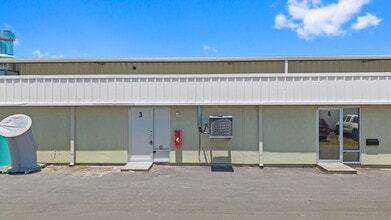 10525 Oak St NE, Saint Petersburg, FL à louer Photo intérieure– Image 2 sur 12