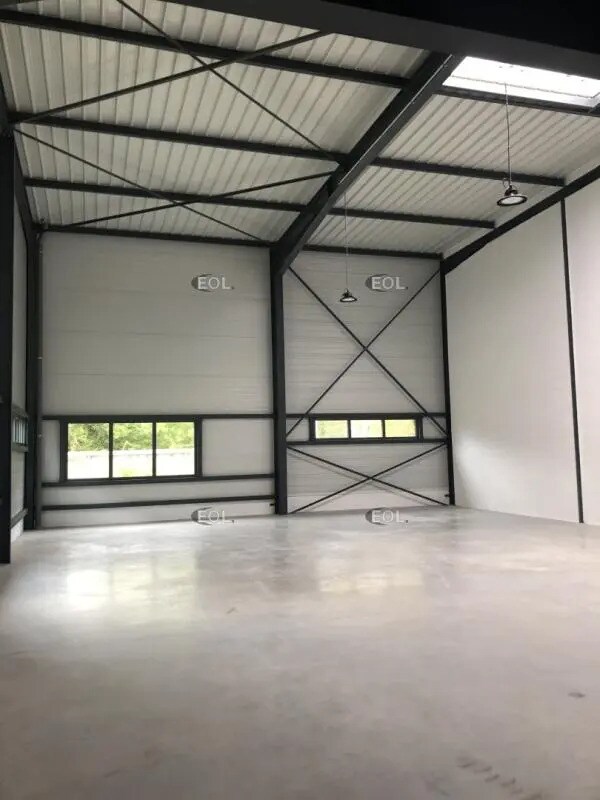 Local d’activités dans Bussy-Saint-Georges à louer Photo intérieure– Image 1 sur 4