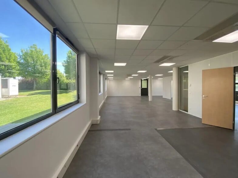 Bureau dans Bois-Guillaume à louer - Photo intérieure – Image 3 sur 5