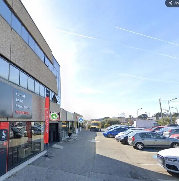 Bureau dans Villeneuve-Loubet à louer - Photo de l’immeuble – Image 2 sur 15
