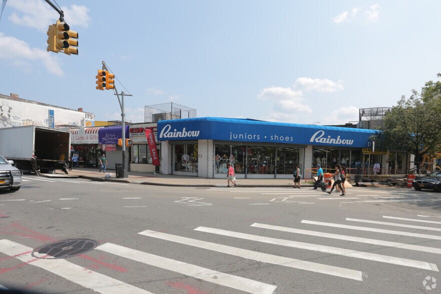 5616-5630 Myrtle Ave, Ridgewood, NY à louer - Photo principale – Image 2 sur 3