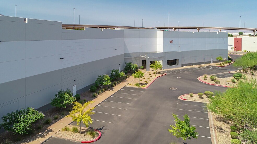 8385 Eastgate Rd, Henderson, NV à louer - Photo de l’immeuble – Image 3 sur 7