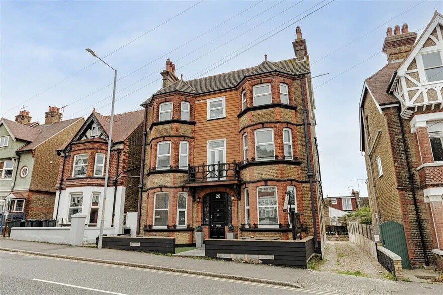 20 Queens Rd, Broadstairs à vendre - Photo de l’immeuble – Image 2 sur 42