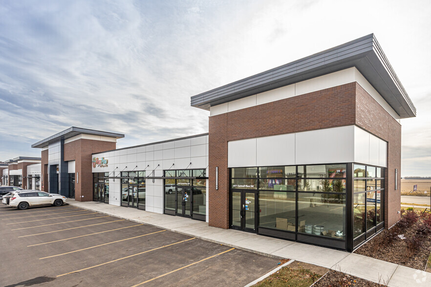 2905 141st St SW, Edmonton, AB à louer - Photo de l’immeuble – Image 3 sur 7