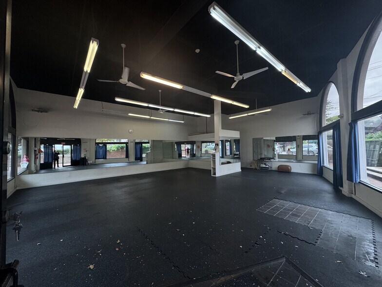 25 Cuttermill Rd, Great Neck, NY à louer - Photo intérieure – Image 3 sur 7