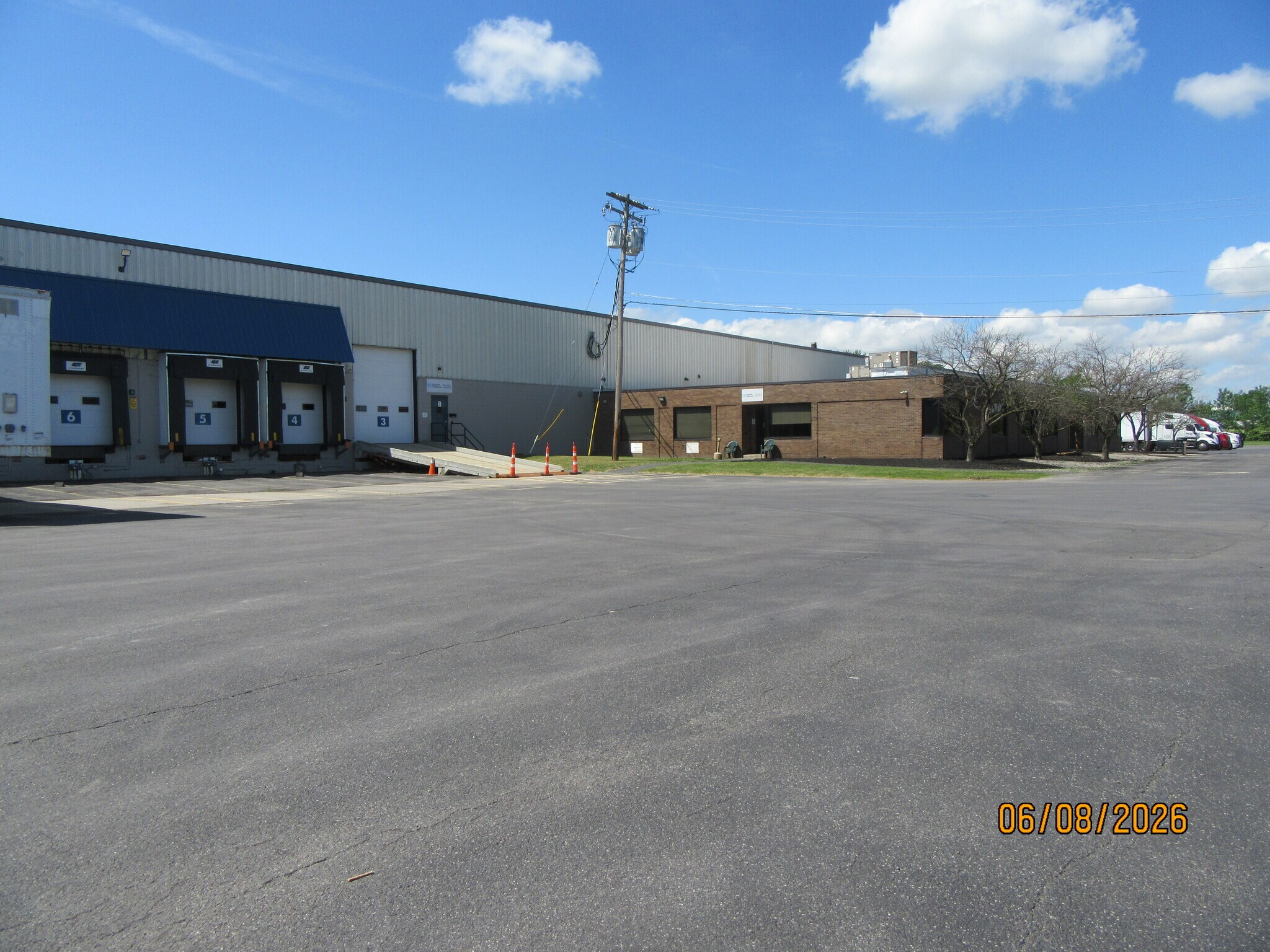4472 Steelway Blvd N, Liverpool, NY à louer Photo de l’immeuble– Image 1 sur 6