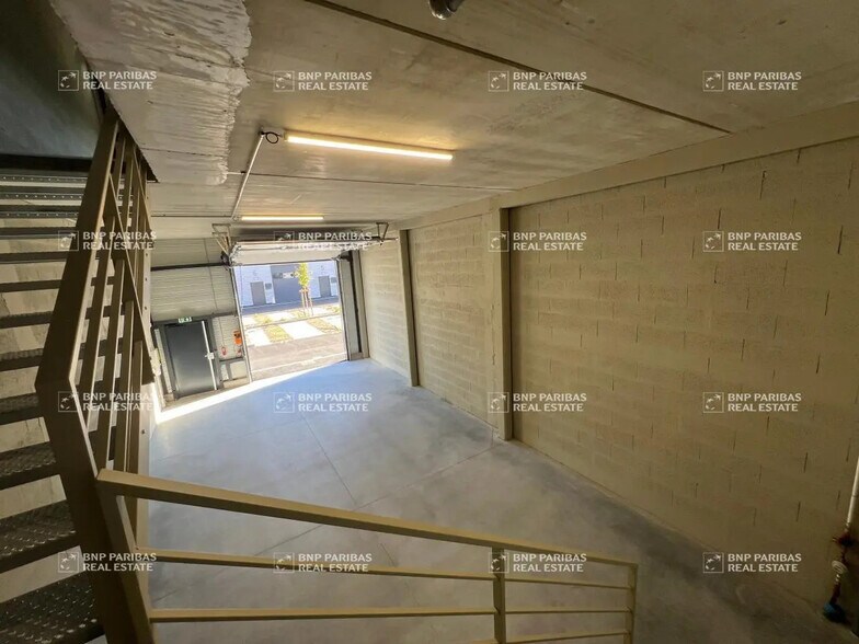 Local d’activités dans Gradignan à louer - Photo de l’immeuble – Image 1 sur 10