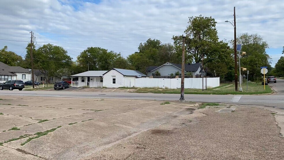 810 W Avenue M, Temple, TX à louer - Photo de l’immeuble – Image 3 sur 4
