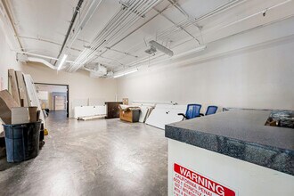 2338 E Anaheim St, Long Beach, CA à louer Photo intérieure– Image 1 sur 2