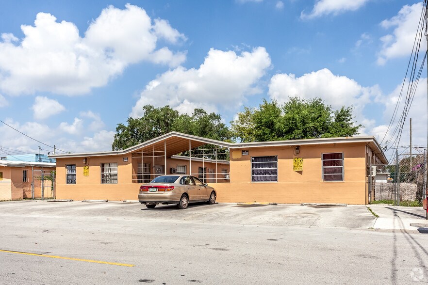 2013 Washington Ave, Opa Locka, FL à vendre - Photo de l’immeuble – Image 3 sur 3