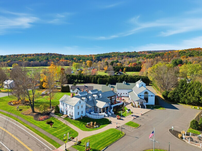 219 South St, Bernardston, MA à vendre - Photo principale – Image 1 sur 19