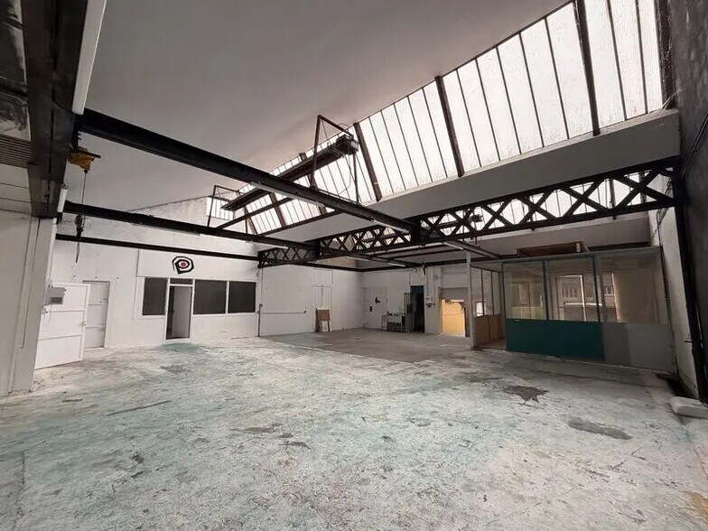 Local d’activités dans Rillieux-la-Pape à louer - Photo de l’immeuble – Image 3 sur 14