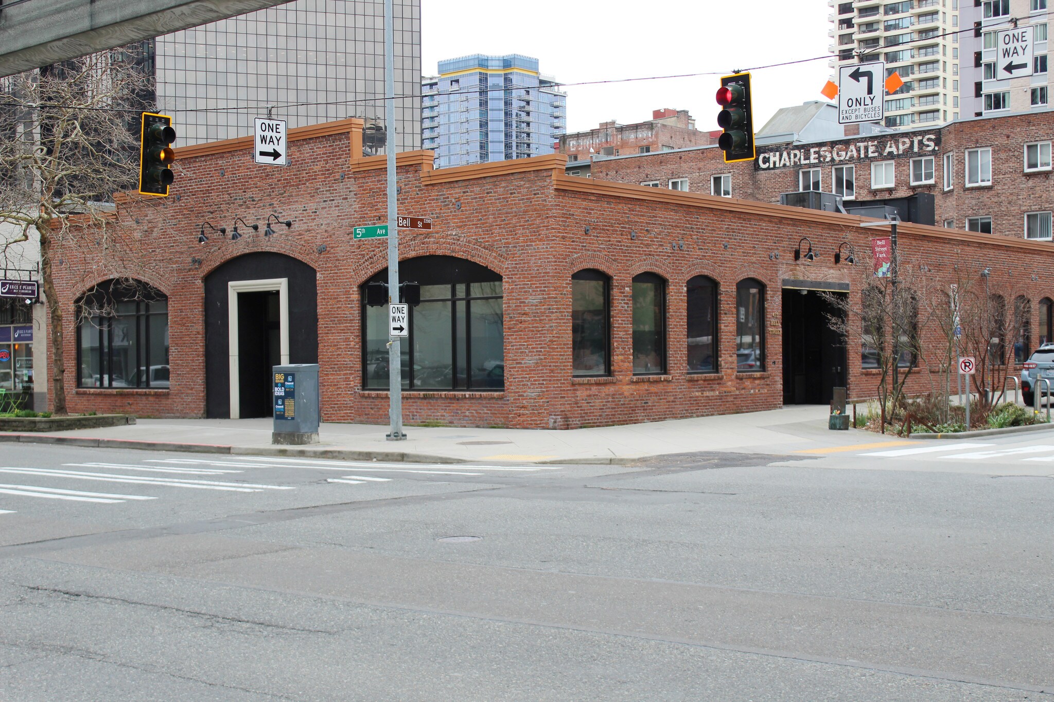 2235 5th Ave, Seattle, WA à louer Photo de l’immeuble– Image 1 sur 5