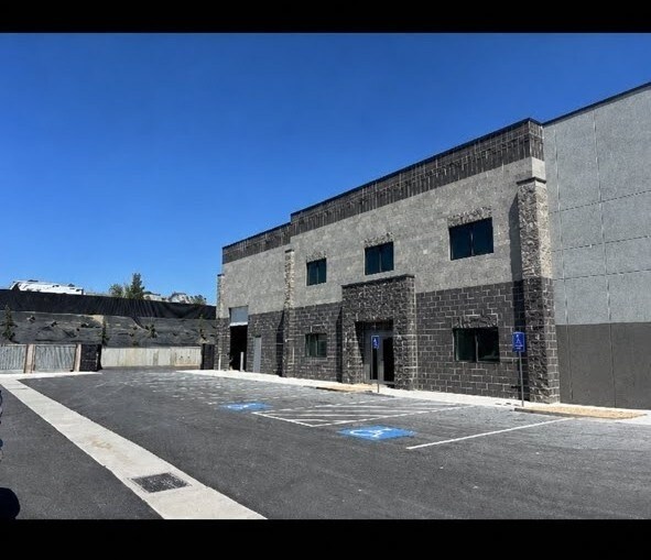 1657 S. Boston St STE B, Lehi, UT à louer Photo de l’immeuble– Image 1 sur 9