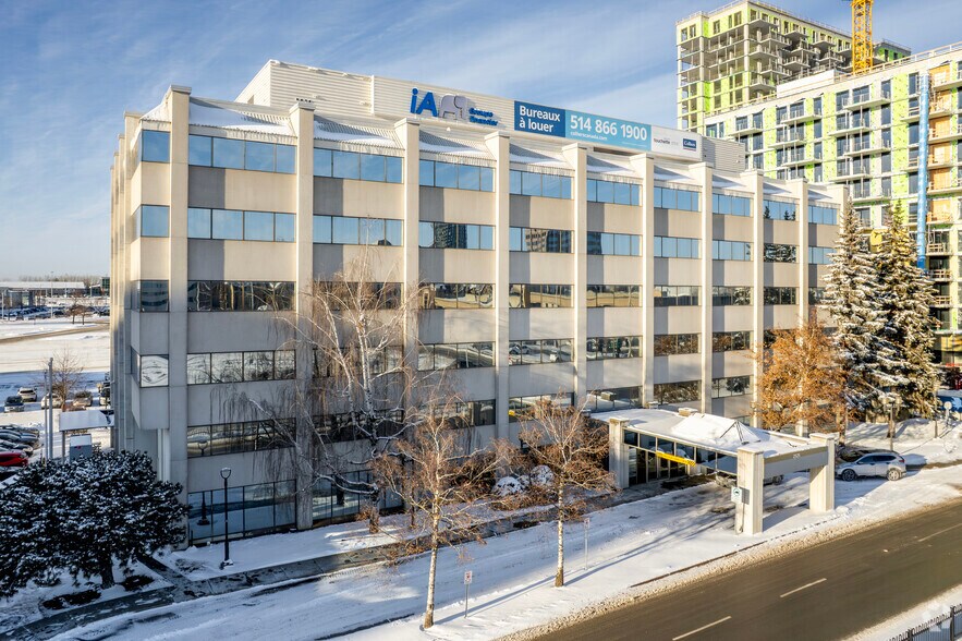 2525 Boul Daniel-Johnson, Laval, QC à louer - Photo principale – Image 1 sur 8