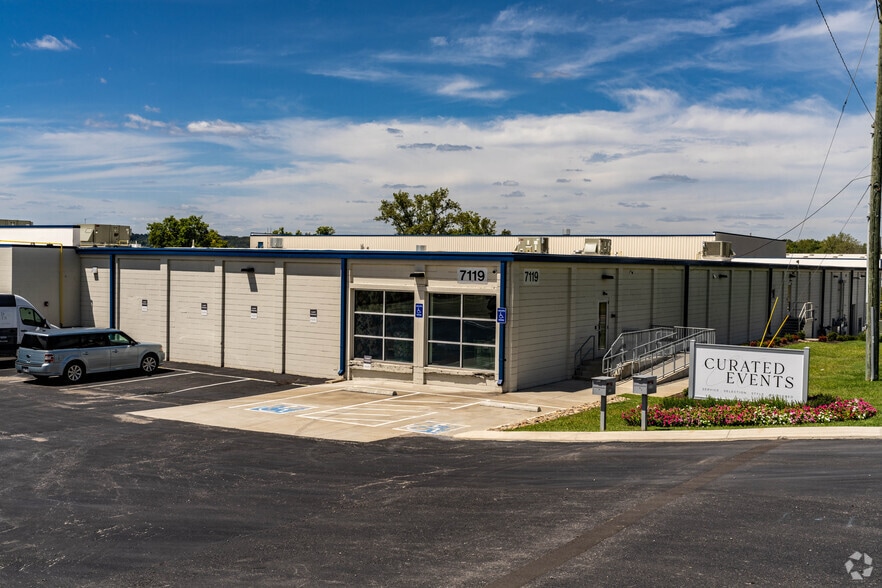 7119 Centennial Blvd, Nashville, TN à vendre - Photo principale – Image 1 sur 9