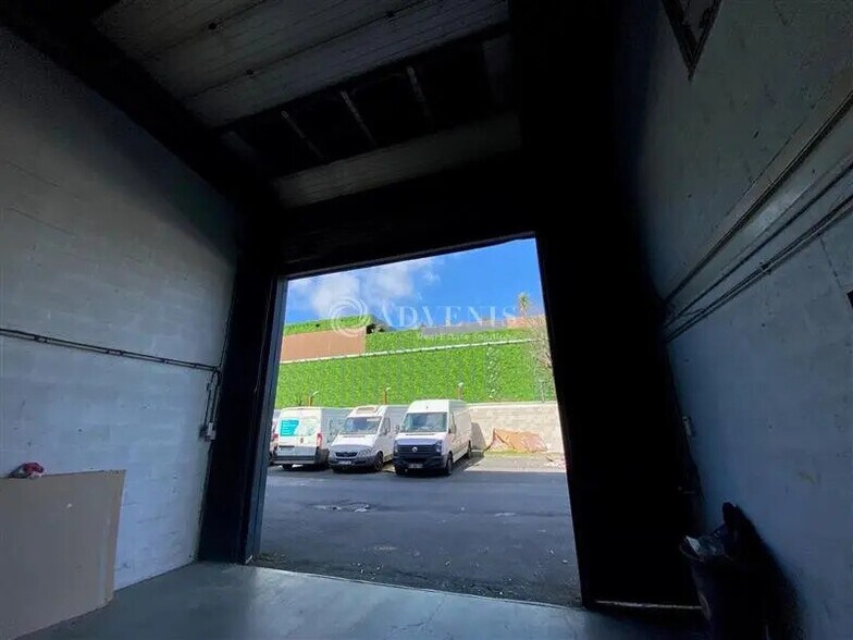 Local d’activités dans Bobigny à louer - Photo de l’immeuble – Image 2 sur 5