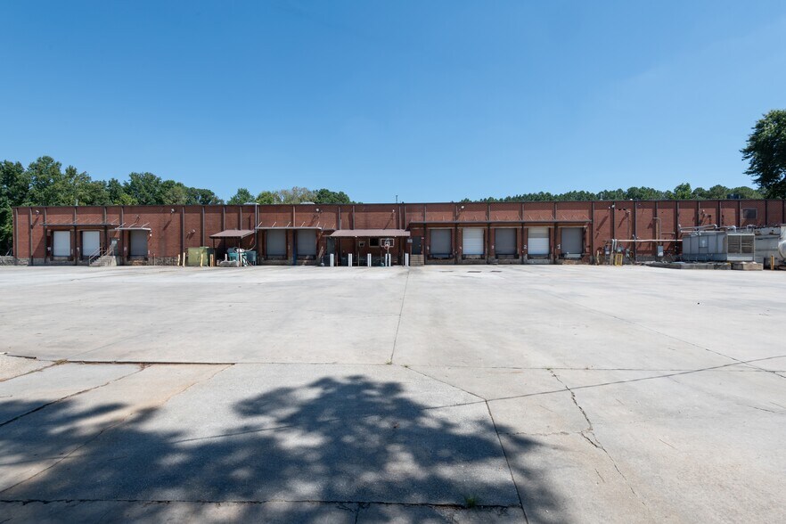 5682 E Ponce De Leon Ave, Stone Mountain, GA à louer - Photo de l’immeuble – Image 3 sur 7
