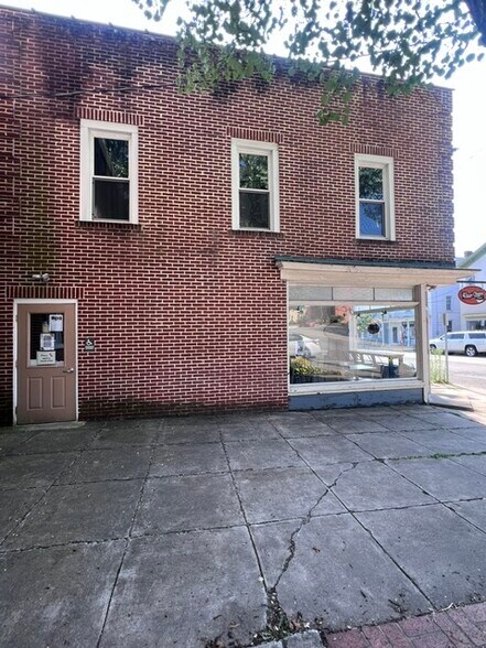 13 W Main St, New Bloomfield, PA à vendre - Photo de l’immeuble – Image 3 sur 10