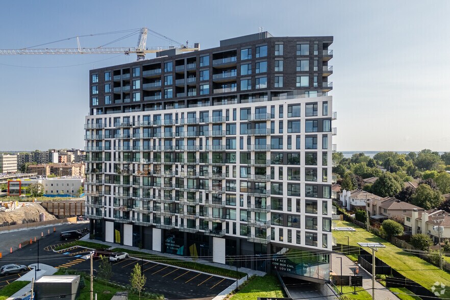 880 Av Carson, Dorval, QC à louer - Photo de l’immeuble – Image 1 sur 5