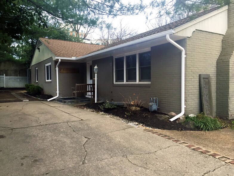 4829 West Ln, Bethesda, MD à vendre - Photo de l’immeuble – Image 3 sur 5