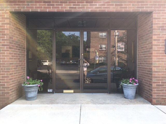 21 Jenkins Ave, Lansdale, PA à louer - Photo de l’immeuble – Image 2 sur 6