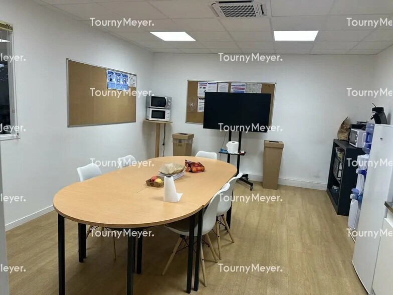 Local d’activités dans Saint-Étienne-de-Montluc à louer - Photo intérieure – Image 2 sur 5