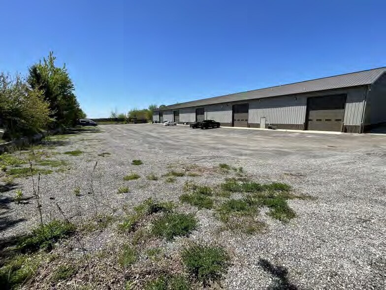 747 Herra St, Elburn, IL à louer - Photo de l’immeuble – Image 2 sur 4