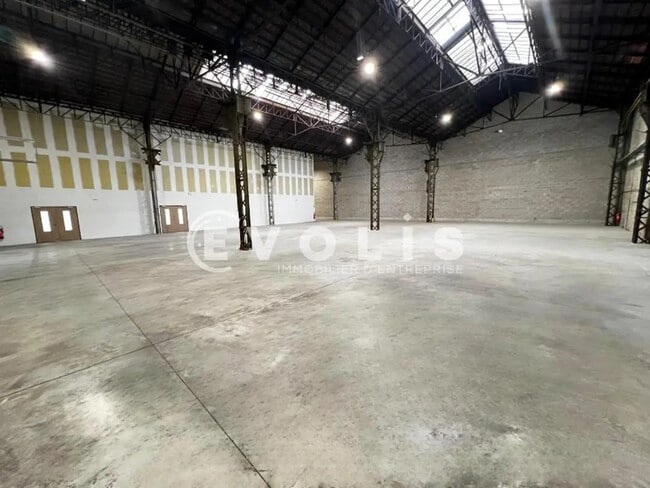 Plus de détails pour Bureau, Local d'activités à louer