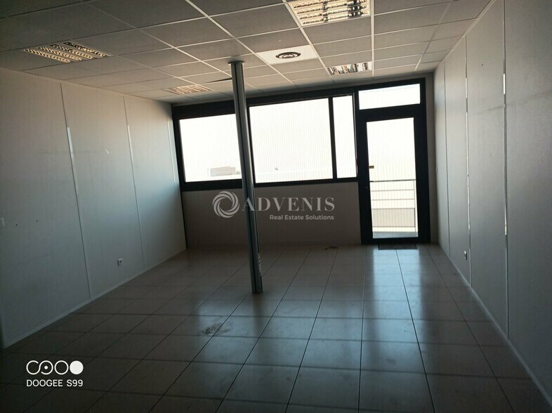 Bureau dans à louer - Photo intérieure – Image 3 sur 5