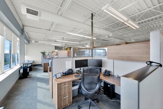 1100 S Service Rd, Stoney Creek, ON à louer Photo intérieure– Image 2 sur 6