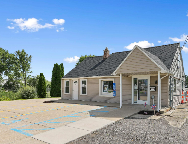 10433 N Holly Rd, Holly, MI à louer - Photo de l’immeuble – Image 1 sur 4