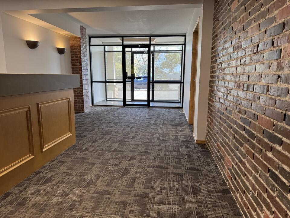 290 10 St N, Lethbridge, AB à louer Photo intérieure– Image 1 sur 7