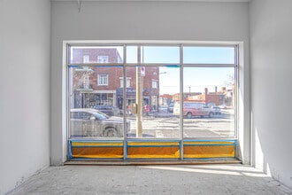 6529 Boul Saint Laurent, Montréal, QC à louer Photo de l’immeuble– Image 2 sur 7