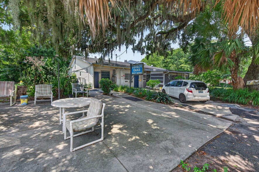 1208 Kennedy Rd, Daytona Beach, FL à vendre - Photo principale – Image 1 sur 35