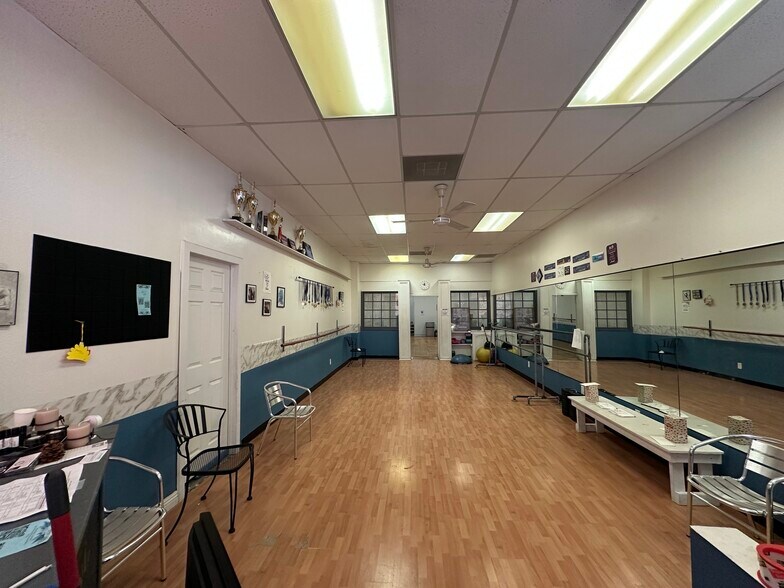 4351-4485 Phelan Rd, Phelan, CA à louer - Photo de l’immeuble – Image 3 sur 8