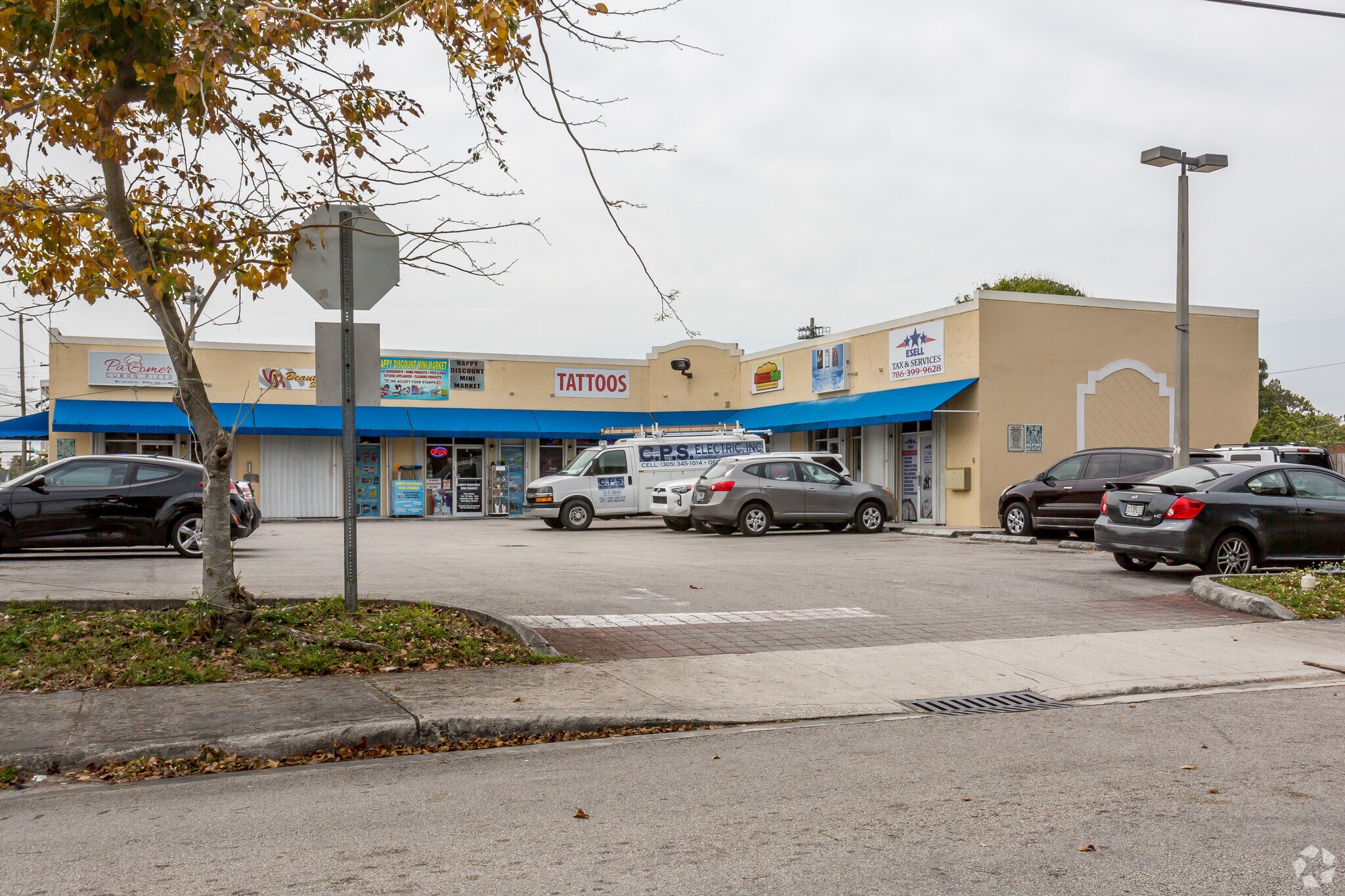 499 W 23rd St, Hialeah, FL à vendre Photo principale– Image 1 sur 6