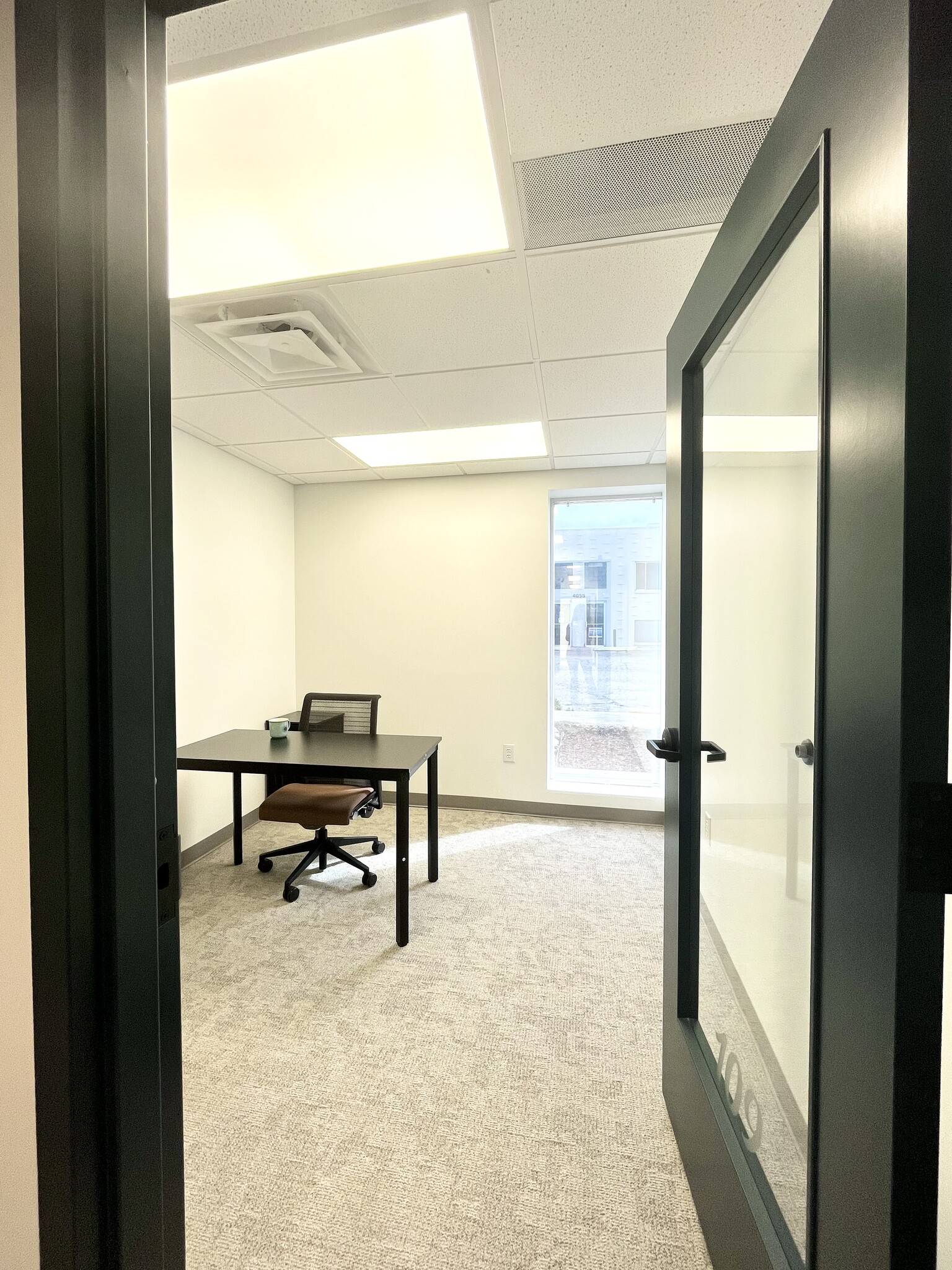 4045 S Broadway, Englewood, CO à louer Photo de l’immeuble– Image 1 sur 1