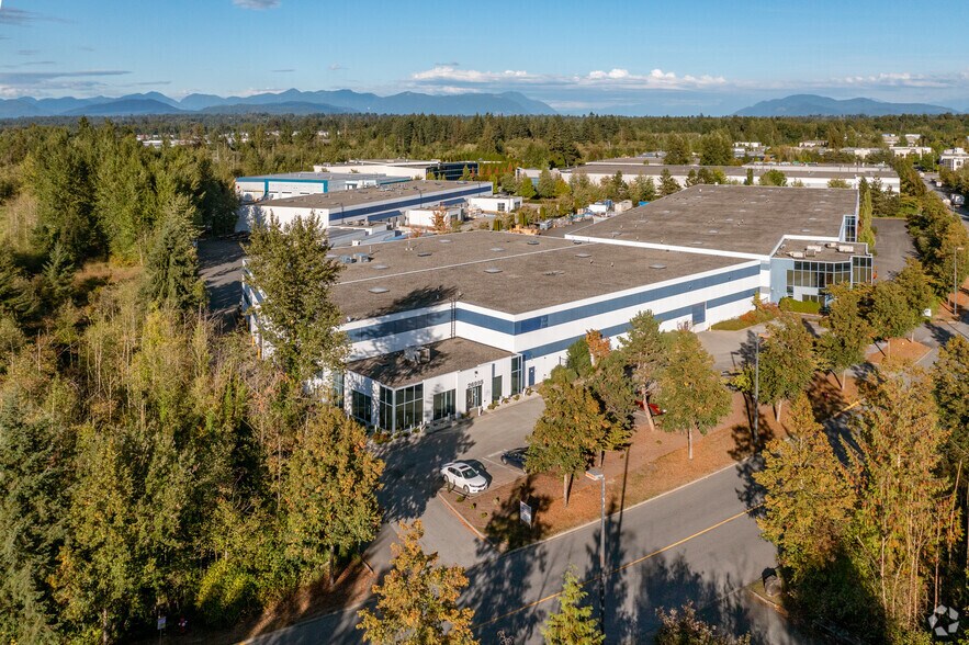 26995 Gloucester Way, Langley Twp, BC à louer - Photo de l’immeuble – Image 2 sur 3