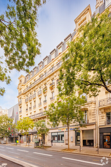 Bureaux/Local commercial dans Paris à louer - Photo de l’immeuble – Image 3 sur 4